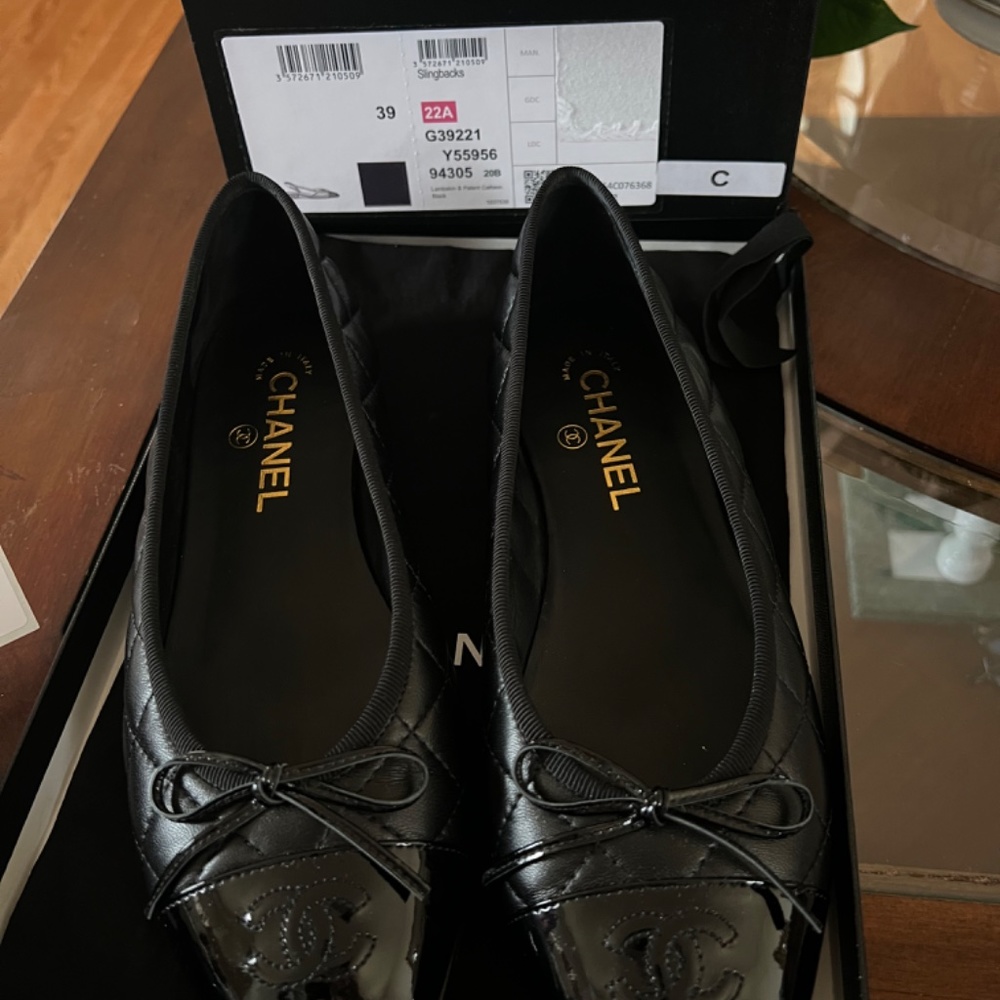 Limited edition CHANEL slingbacks